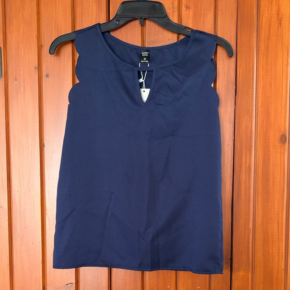 Navy Blue scalloped Sleeveless Top Sz  XS.  RD